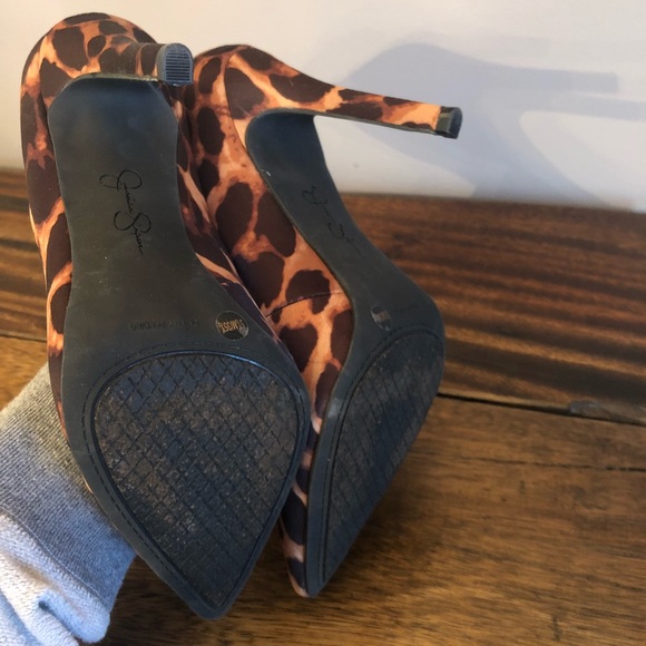 Jessica Simpson leopard pumps - Picture 3 of 3